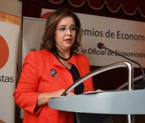 Intervención de la Decana, Doña Nuria González Rabanal