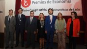 Entrega Medallas de Plata a los compañeros que cumplen 25 años de ejercicio profesional