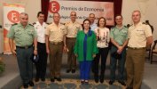 Autoridades asistentes a los actos del Día del Economista y entrega del Premio Leonés en el Extranjero