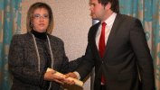Entrega diploma nuevos colegiados