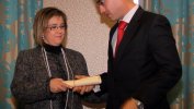 Entrega diploma nuevos colegiados