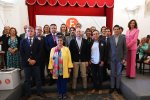 La Decana del Colegio de Economistas de León, Dña. Nuria González Rabanal con los compañeros Medallistas de Plata