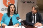 La Decana del Colegio, Nuria González y el Gerente de la Fundación Monteleón, Fernando García Llamas.