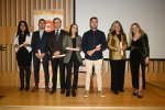 La Decana del Colegio de Economistas de León, Dña. María Díez Revilla con los nuevos colegiados