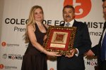 La Decana del Colegio de Economistas de León, Dña. María Díez Revilla con el premiado, D. Javier Oblanca Álvarez