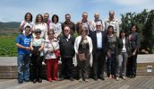 Foto de grupo de la visita a la bodega