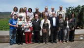 Foto de grupo de la visita a la bodega