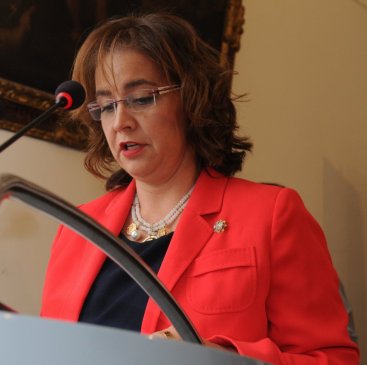 Intervención de la Decana, Dña. Nuria González Rabanal