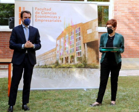 D. Ignacio Morón en la entrega de premios