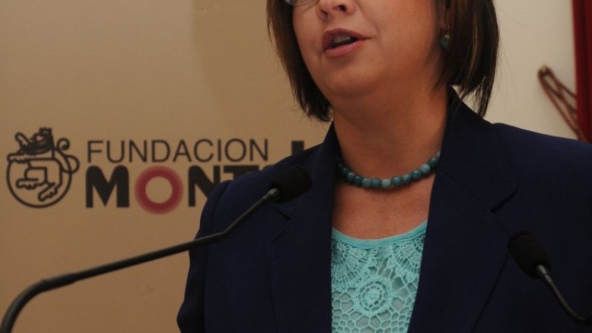 Intervención de la Decana, Dña. Nuria González Rabanal